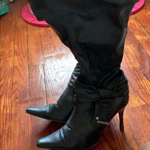 Rampage heeled boots sz 9 with bow